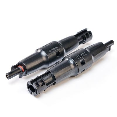 Sistema de energía solar Cable PV con fusible 1500V DC 30A Impermeable IP65 PPO aislamiento y cobre enlatado en el contacto
