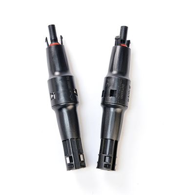 Sistema de energía solar Cable PV con fusible 1500V DC 30A Impermeable IP65 PPO aislamiento y cobre enlatado en el contacto