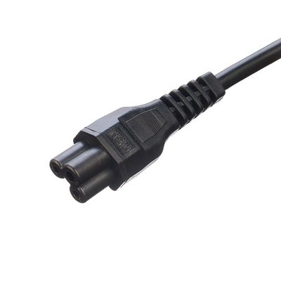 Conector de trébol C5 Negro Italia Cordón de extensión estándar conduce H05VV-F 3x0.75MM2 Cable 3 Pin 16A Enchufe para comercial