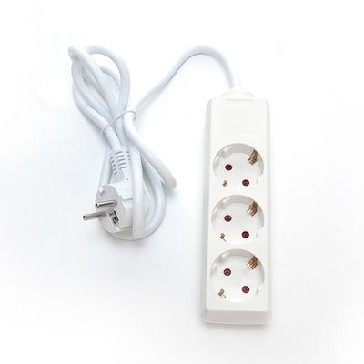 Varios estándares Cable de alimentación de 3 * 0,75 mm Multiplug Socket de alimentación de extensión de 3 vías Cable de extensión universal 250V/16A Blanco