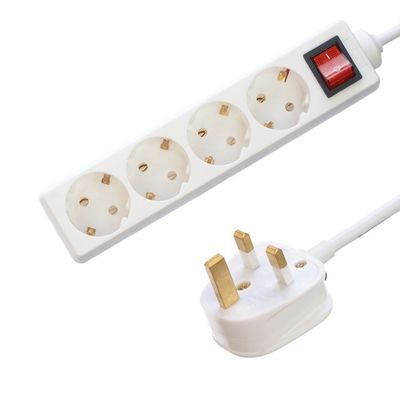 Correa de alimentación estándar de la UE con 4 tomas de corriente Proteger el interruptor de sobretensiones USB A Puertos de salida H05VV-F 3x1.25MM2 Cable y conector de 3 pines del Reino Unido