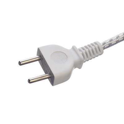 Cables de acero con enchufe de 1.8m E27 Base de lámpara 220v 16a en Pakistán Karachi