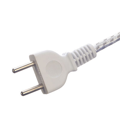 Cables de acero con enchufe de 1.8m E27 Base de lámpara 220v 16a en Pakistán Karachi