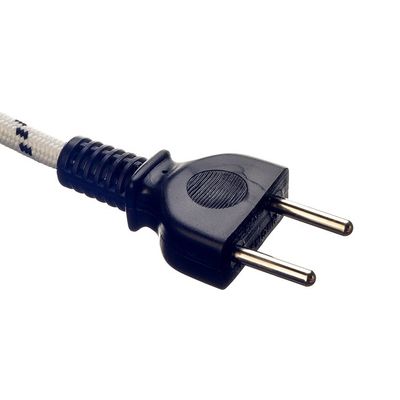 2 cables de energía de 2 pines en Pakistán Karachi Cable de alambre trenzado para hierro 1.8m Tratamiento de extremo blanco tubo de contracción térmica y tubo de fibra de vidrio
