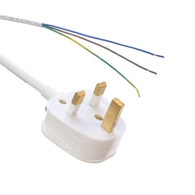 Material de chaqueta de PVC de extremo abierto Recableable de 3 puntas de cable de alimentación de CA para computadoras portátiles Extensión de plomo Reino Unido Personalizable 1,5 M de longitud